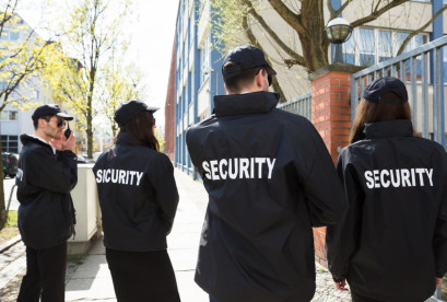 nên thuê công ty bảo vệ nên thuê công ty bảo vệ